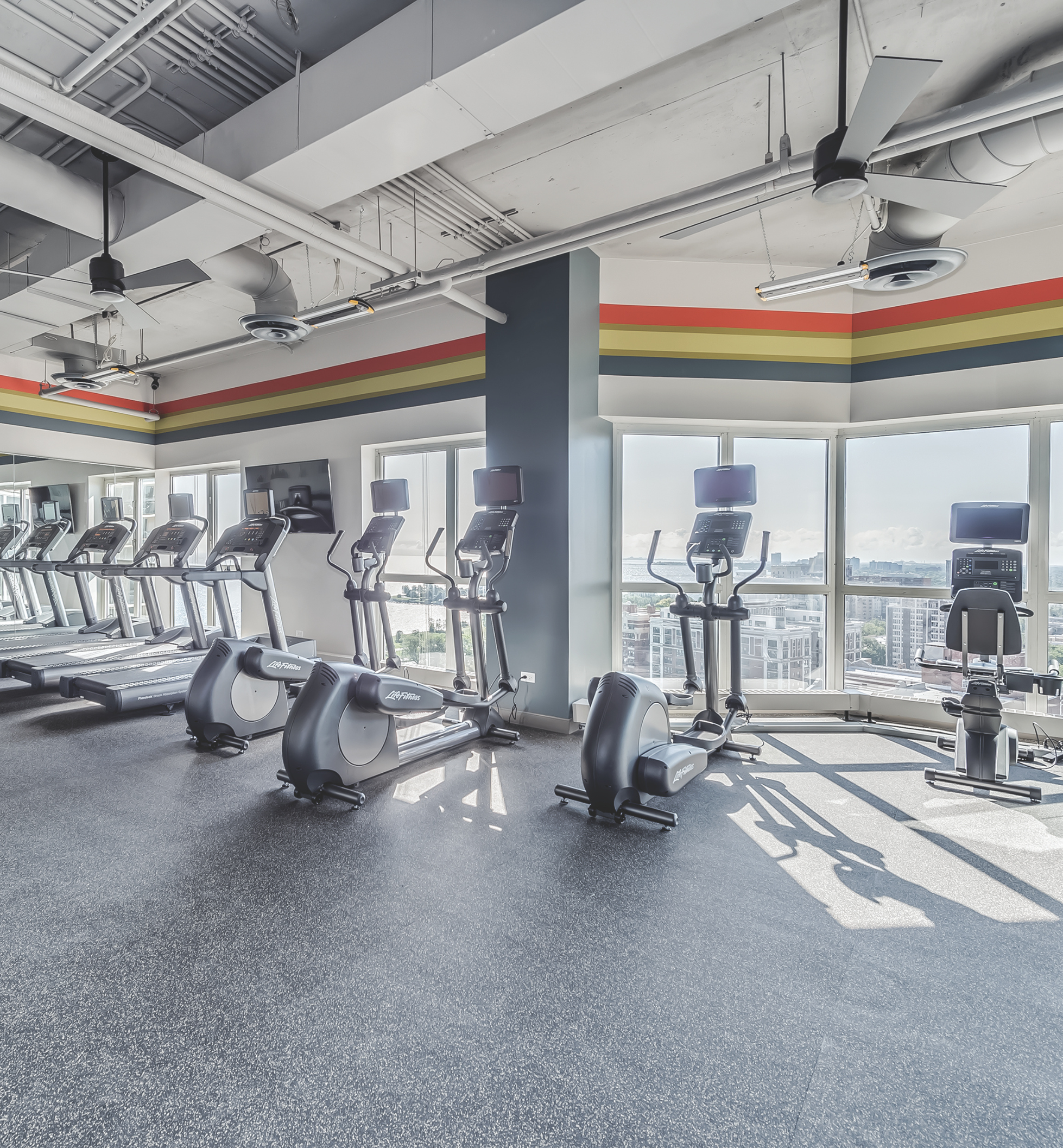 Hyde Park Tower - Chicago, IL - Gym